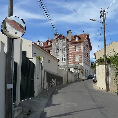 Ribeira Dos Marinheiros Amarelo * Sintra